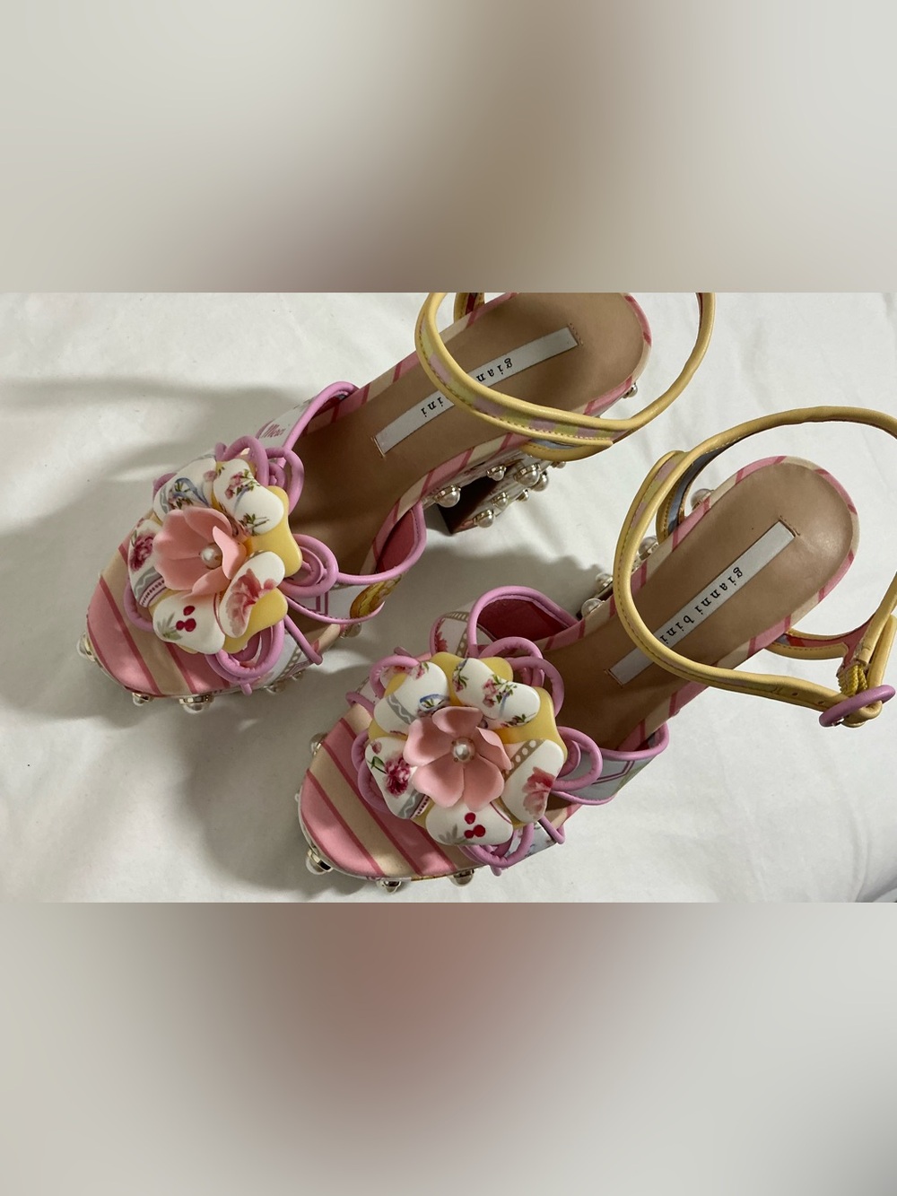 🆕 Gianni Bini | Brook Two Floral Postcard Print Pearl Platform Block Heels - Picture 5 of 10
